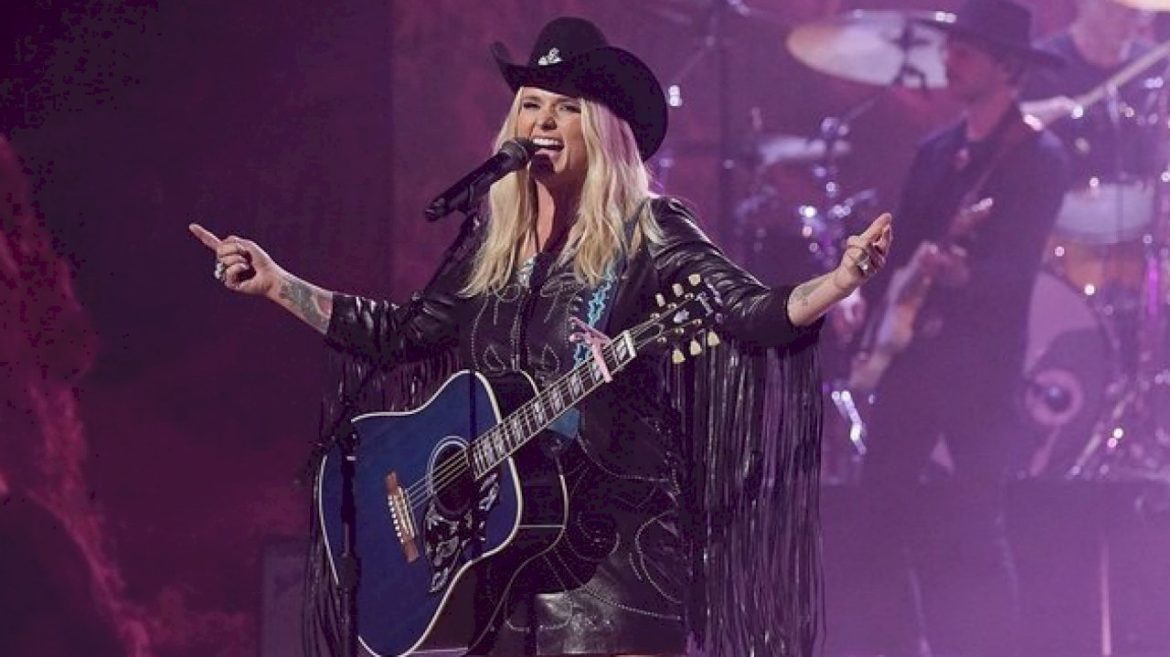 miranda-lambert-&-parker-mccollum’s-band-together-texas-show-brings-home-$8.5-million