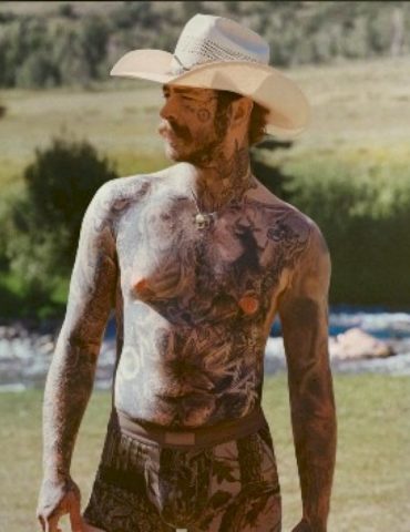 see-post-malone-pose-in-camo-undies-for-new-skims-men’s-campaign