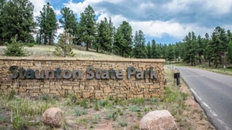  colorado-police-suspect-park-ranger-stabbing-was-targeted:-police