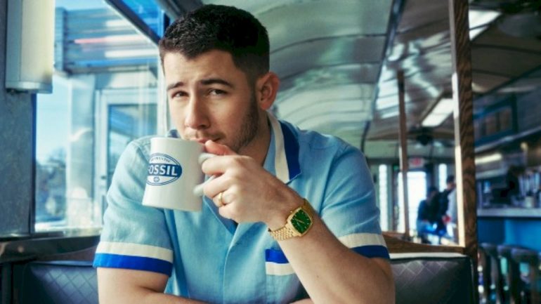 nick-jonas’-first-watch-was-a-fossil-—-now-he’s-in-business-with-them