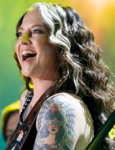 ashley-mcbryde’s-‘keeping-the-highway-hot-again-this-fall’