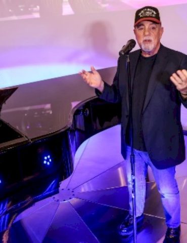 billy-joel-exhibit-at-long-island-music-and-entertainment-hall-of-fame-closing