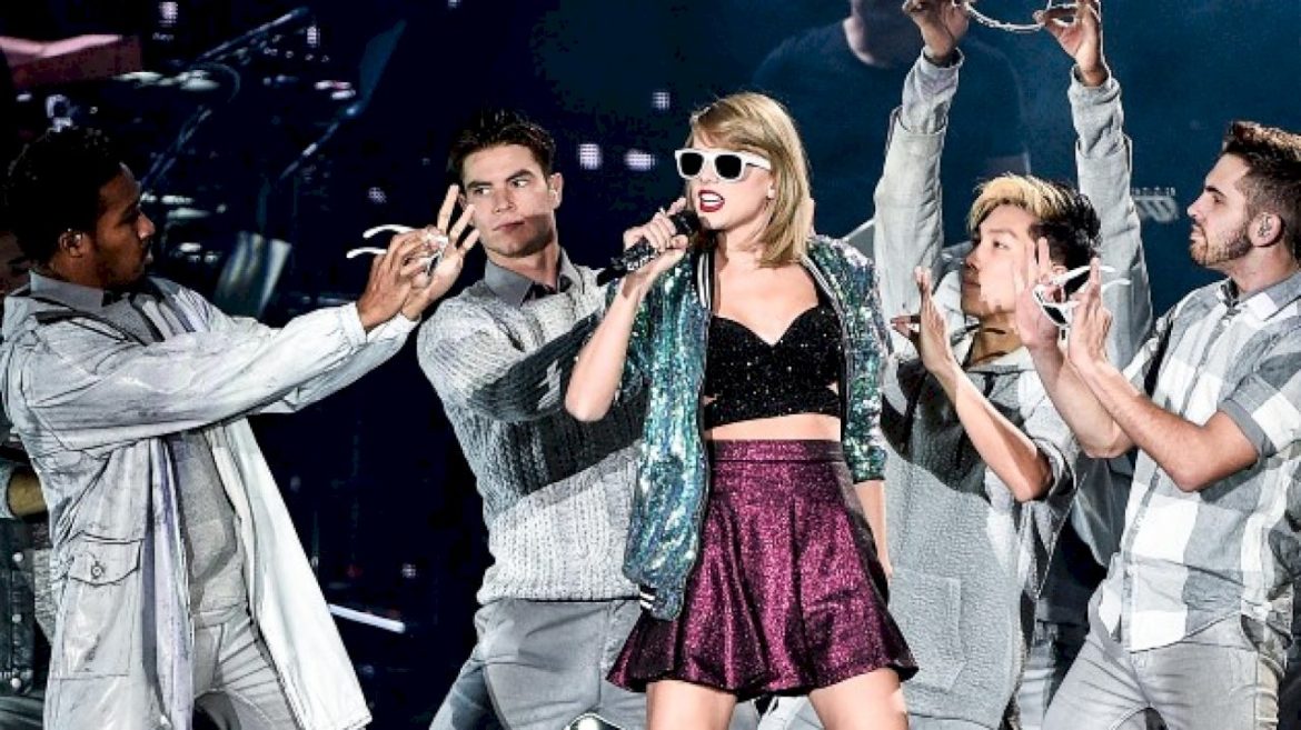 ‘world’s-happiest-car-playlist’-includes-taylor-swift,-katy-perry,-pink,-dua-lipa-&-more