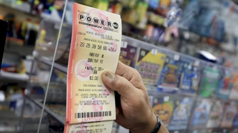 powerball-jackpot-hits-$1b-for-labor-day-weekend-drawing