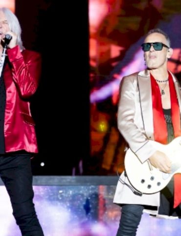 def-leppard-announces-dates-for-2026-uk-and-european