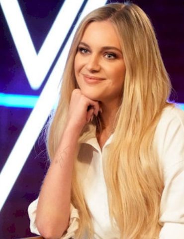 a-decade-in,-kelsea-ballerini’s-still-eager-to-take-‘a-leap-of-faith’