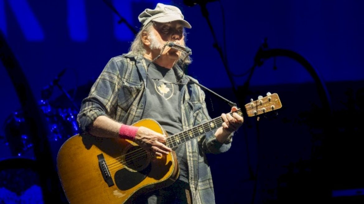 neil-young-releases-protest-song-‘big-crime’