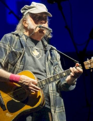 neil-young-releases-protest-song-‘big-crime’