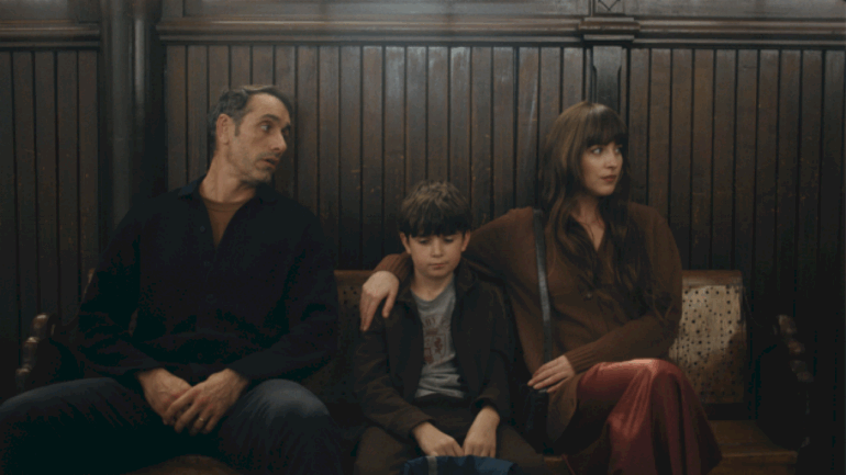 dakota-johnson-on-her-‘unromantic’-comedy-‘splitsville’:-‘it-is-really-messy’