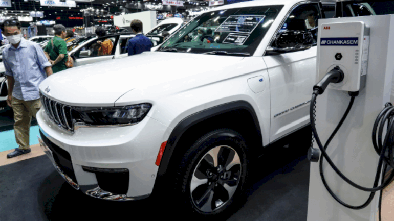 chrysler-recalls-over-91,000-jeep-hybrid-suvs-due-to-potential-loss-of-drive-power