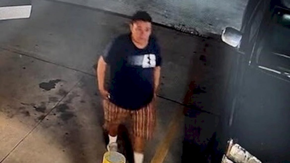 police-release-images-of-suspect-in-shooting-of-6-people,-1-fatally,-at-texas-bar