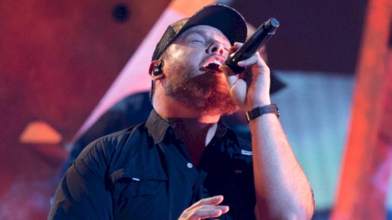 luke-combs-wasted-no-time-getting-‘back-in-the-saddle’