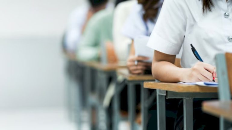 us-students’-reading-and-math-scores-at-historic-lows:-‘devastating-trend’