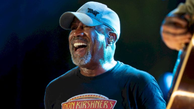 ‘hold-my-hand’:-darius-rucker-reveals-his-new-love