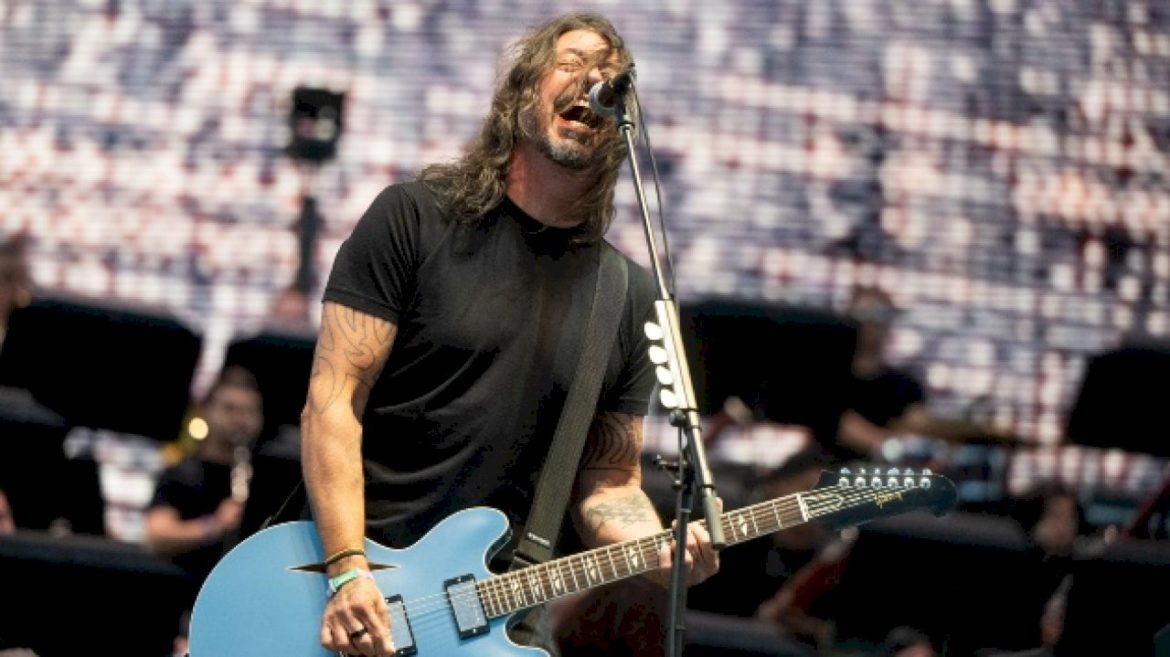 foo-fighters-play-first-show-with-new-drummer-ilan-rubin