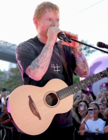ed-sheeran-debuts-‘play’-songs-at-brooklyn-tiktok-live-show,-announces-2026-stadium-tour