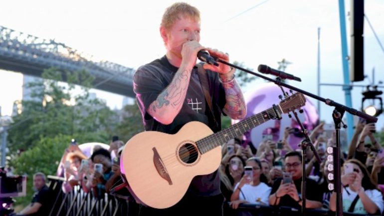 ed-sheeran-debuts-‘play’-songs-at-brooklyn-tiktok-live-show,-announces-2026-stadium-tour