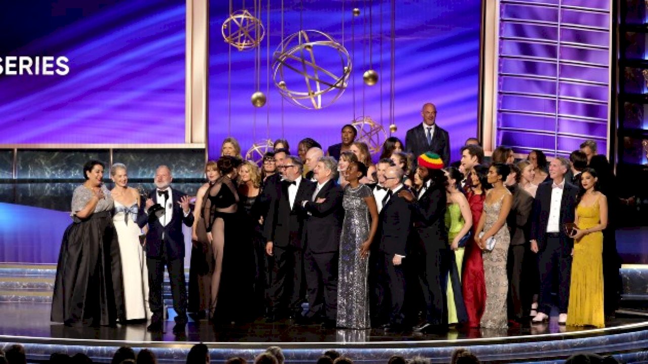 77th-emmys:-‘the-pitt’-wins-outstanding-drama-series