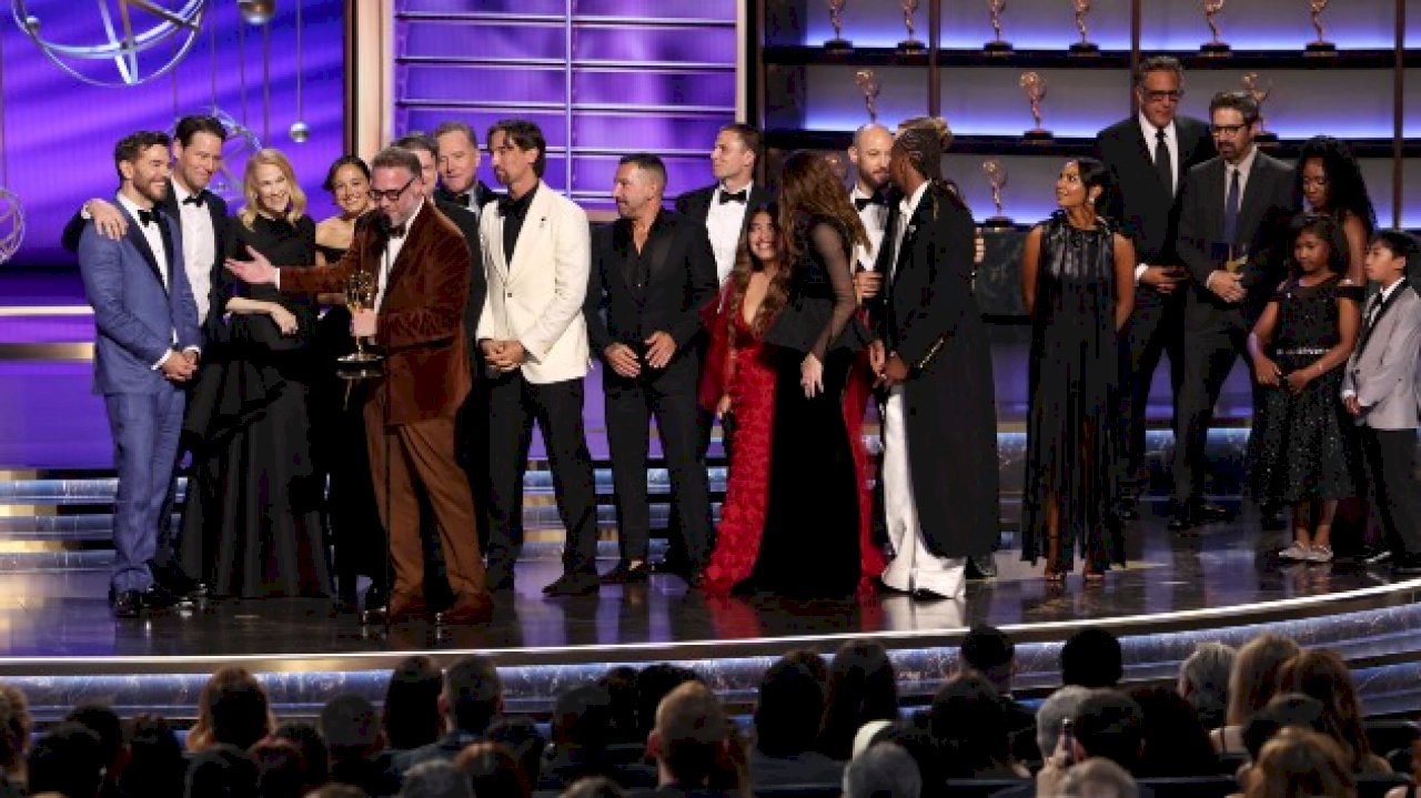 77th-emmys:-seth-rogen’s-‘the-studio’-wins-outstanding-comedy-series