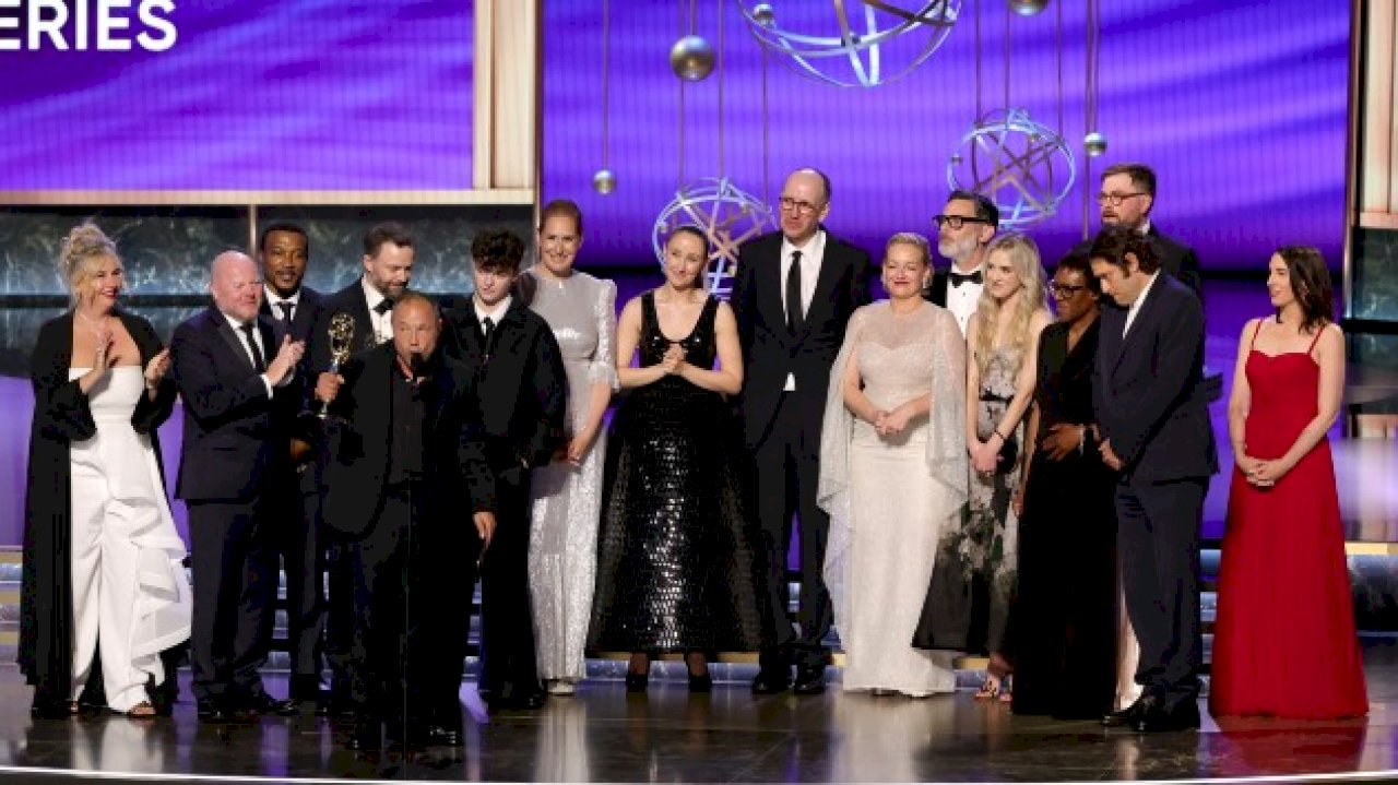 77th-emmys:-‘adolescence’-wins-lead-actor,-outstanding-limited-or-anthology-series