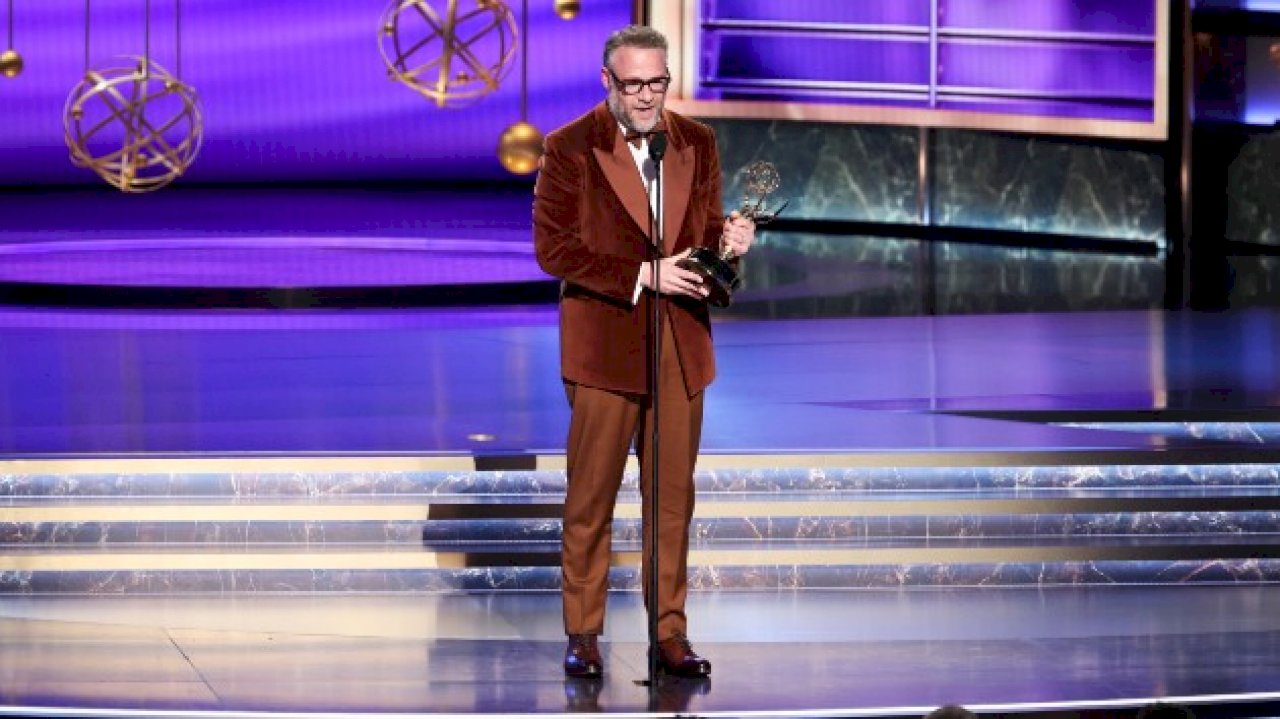 77th-emmys:-seth-rogen,-jean-smart-win-outstanding-lead-actor,-actress-in-a-comedy-series