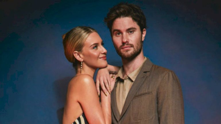 kelsea-ballerini-and-chase-stokes-call-it-quits