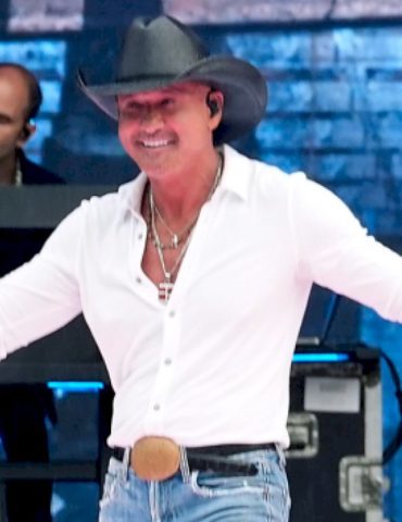 tim-mcgraw’s-excited-about-being-a-granddad-—-someday