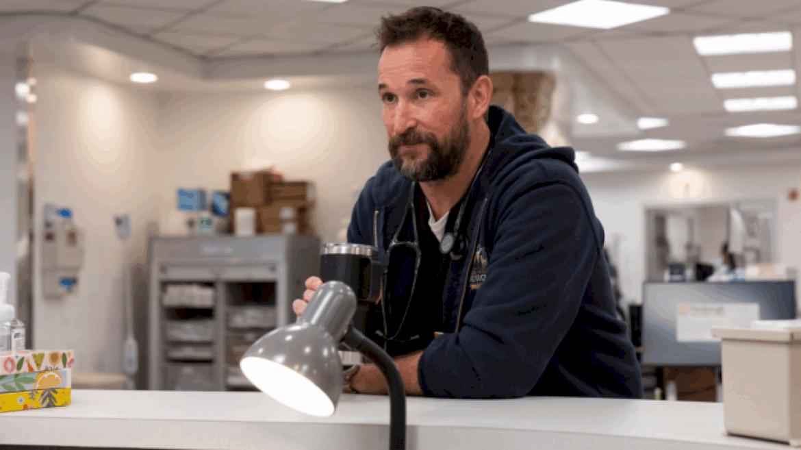 emmy-winner-noah-wyle-says-being-part-of-‘the-pitt’-‘feels-analogous-to-when-my-son-was-born’