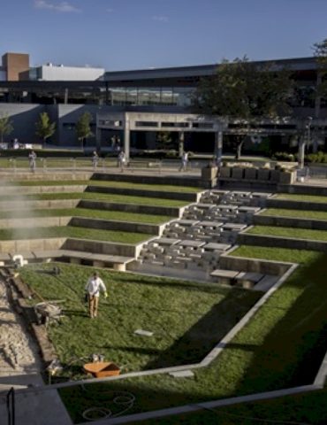 students-at-utah-valley-university-return-to-campus-a-week-after-charlie-kirk-shooting