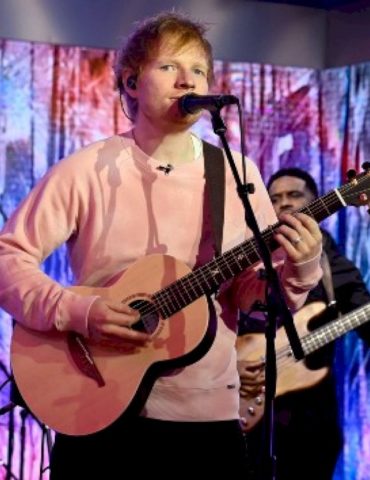 ed-sheeran-says-he-turned-down-a-gig-in-space:-‘i-ain’t-doin’-it,-i-got-kids’