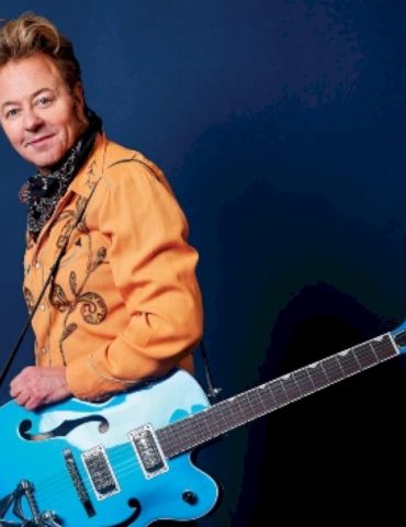 the-stray-cats’-brian-setzer-selling-guitars-&-more