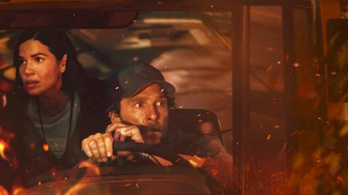 matthew-mcconaughey-talks-sharing-screen-with-son-and-mom-on-‘the-lost-bus’