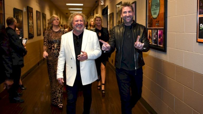 look-at-this-‘photograph’-of-chad-kroeger,-sammy-hagar-and-charlie-benante