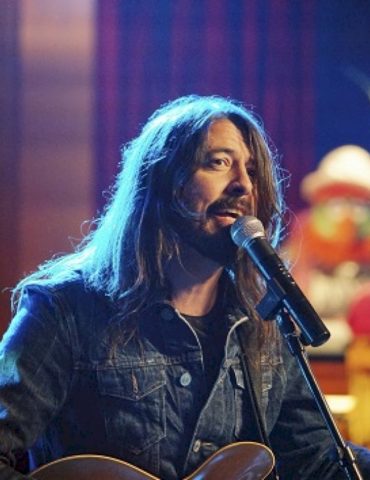 foo-fighters-announce-another-surprise-show