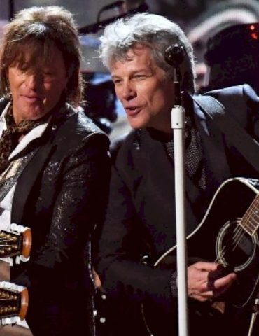 jon-bon-jovi-says-it-took-richie-sambora-‘years’-to-apologize-for-‘walking-out’-on-the-band