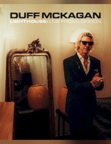 duff-mckagan-shares-‘fallen-ones’-performance-from-upcoming-‘lighthouse:-live-from-london’