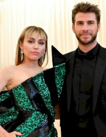 miley-cyrus-still-has-the-dress-she-wore-the-day-she-met-her-ex-husband