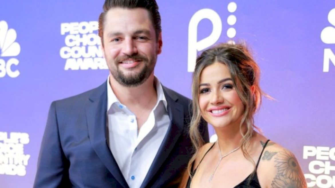 chayce-beckham’s-vegas-wedding-vision-has-come-true