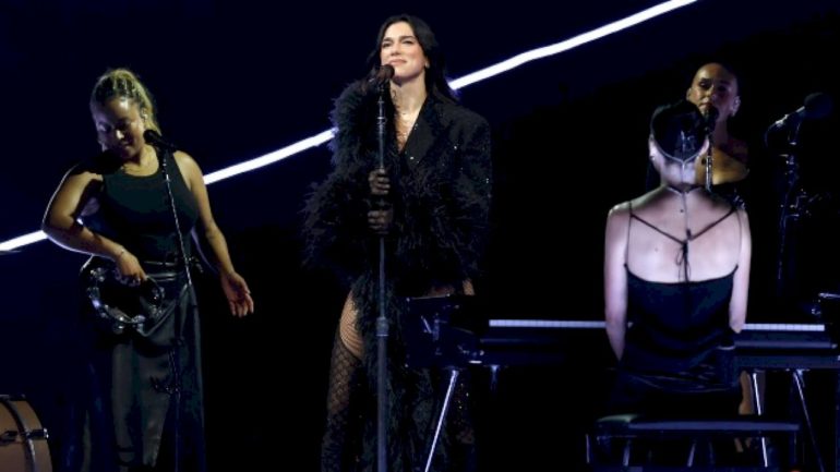 ariana-grande,-gloria-estefan-react-to-dua-lipa’s-tributes-in-miami