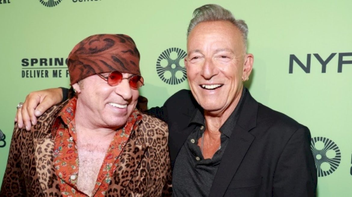 e-street-band’s-stevie-van-zandt-praises-‘stunning’-‘deliver-me-from-nowhere’