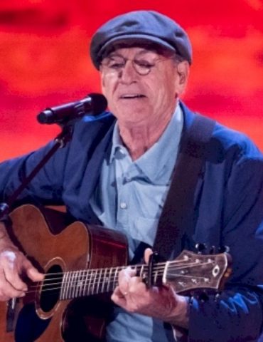 james-taylor-to-make-his-grand-ole-opry-debut