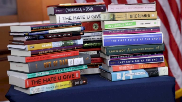 report-warns-of-‘disturbing’-normalization-of-book-bans-in-us-schools