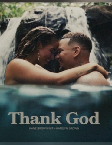 kane-&-katelyn-brown’s-‘thank-god’-inspires-lifetime-christmas-movie