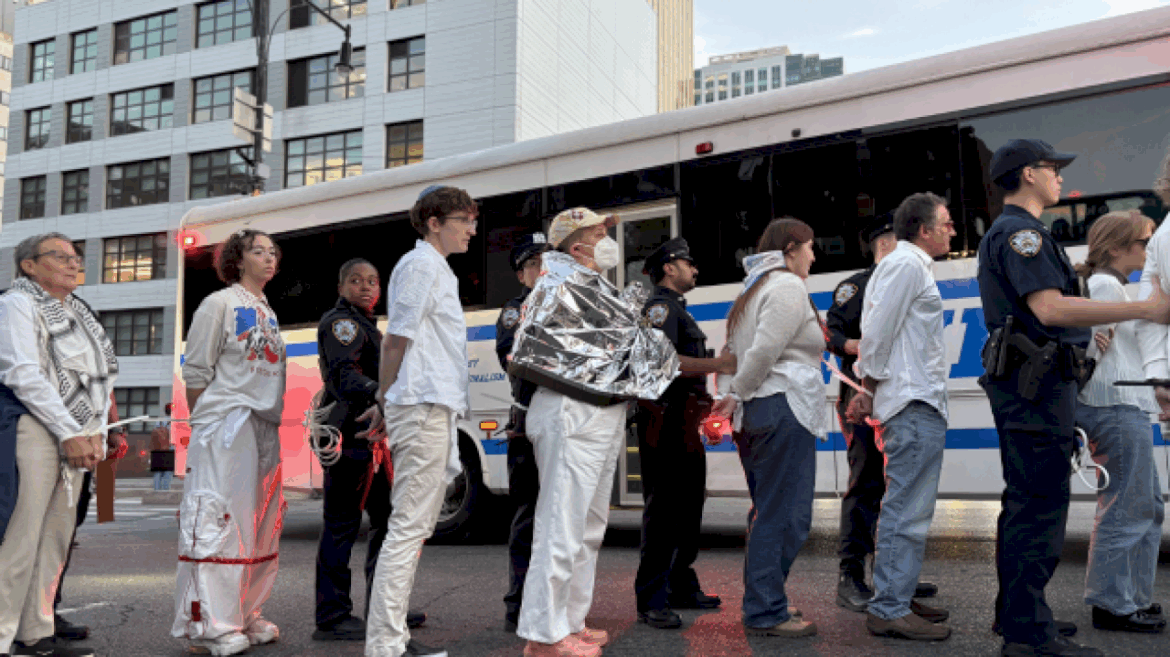 nearly-60-protesters-arrested-on-yom-kippur-after-shutting-down-brooklyn-bridge:-police