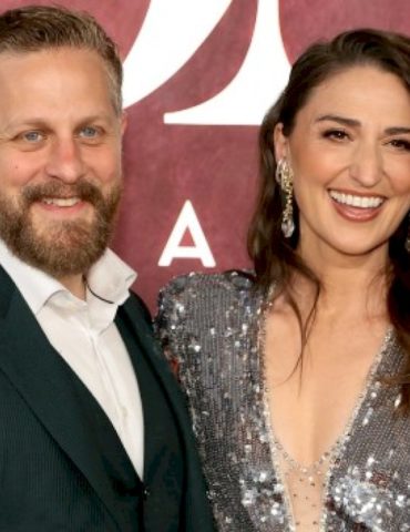 maybe-*now*-she’ll-write-him-a-love-song:-sara-bareilles-weds-longtime-boyfriend