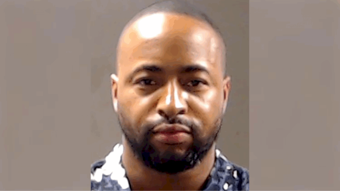 uber-driver-charged-after-allegedly-shooting-teenage-girl-at-waffle-house:-police