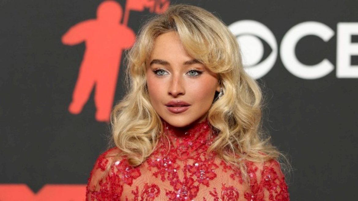 sabrina-carpenter-to-be-honored-as-‘variety”s-2025-hitmaker-of-the-year