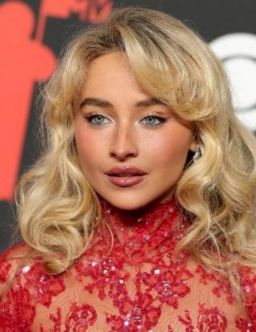 sabrina-carpenter-to-be-honored-as-‘variety”s-2025-hitmaker-of-the-year