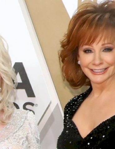 reba-calls-out-ai-‘nonsense’-in-sweet-message-to-dolly-parton