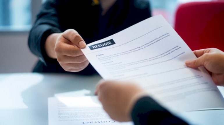 hiring-slowdown-continues-in-1st-jobs-report-since-trump-fired-commissioner